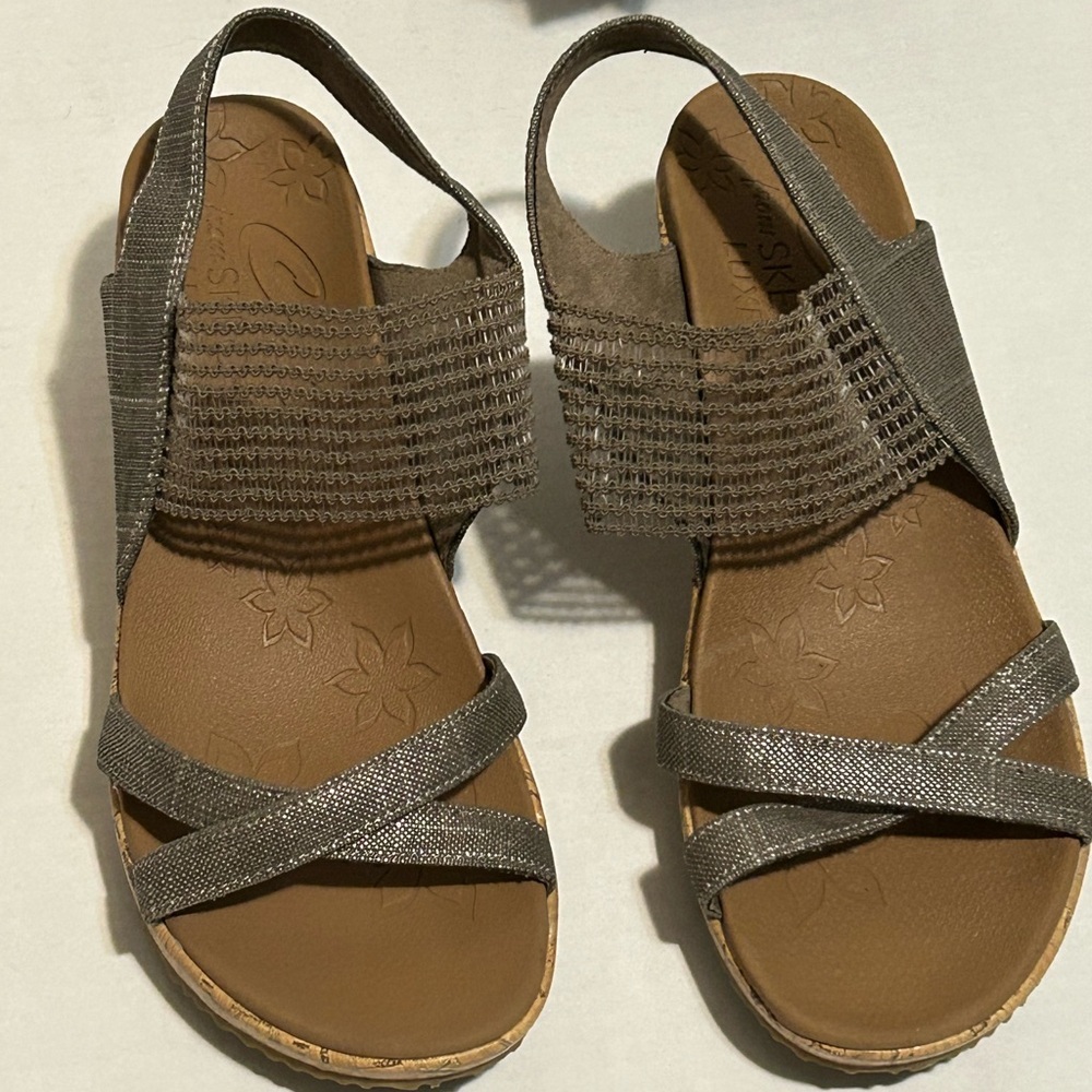 Stylish Gray Wedge Sandals - Picture 3 of 4